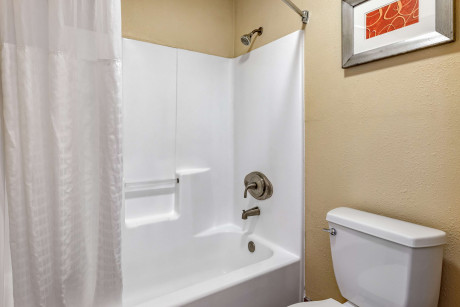 Comfort Suites San Clemente - Bathroom